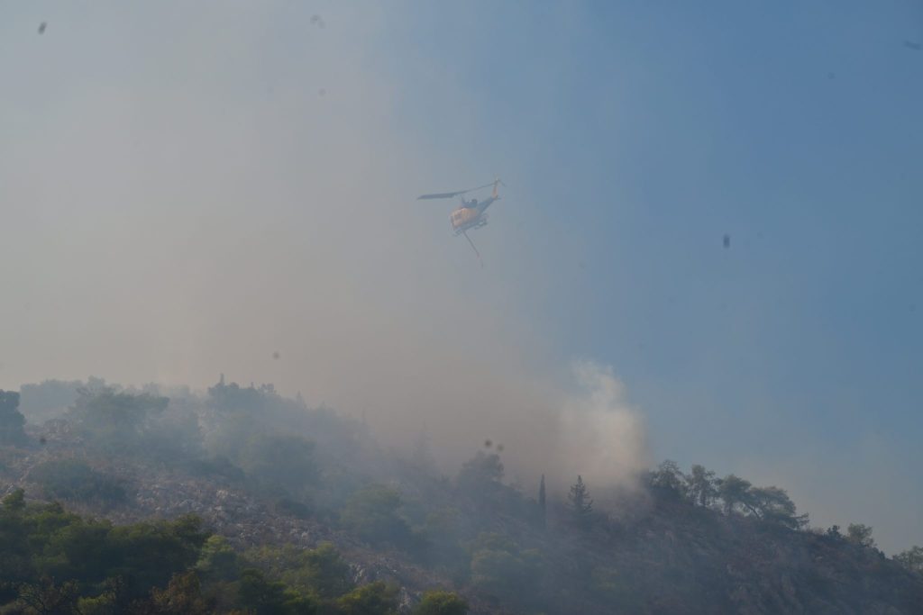 Φωτιά στο Χαϊδάρι – Βίντεο και φωτογραφίες από το πύρινο μέτωπο