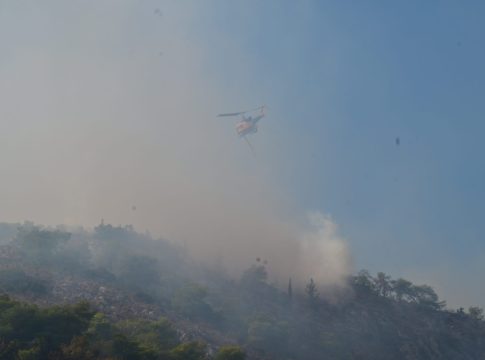 Φωτιά στο Χαϊδάρι – Βίντεο και φωτογραφίες από το πύρινο μέτωπο