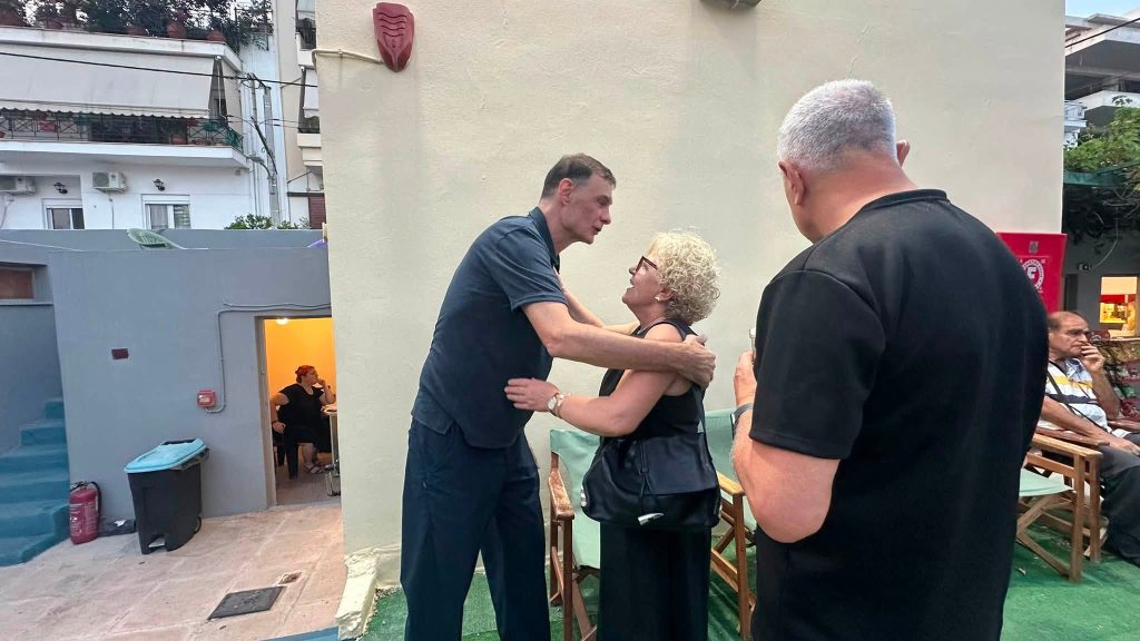 Συναντήθηκε με τη Μάγδα Φύσσα ο Μπαρτζώκας (pics)