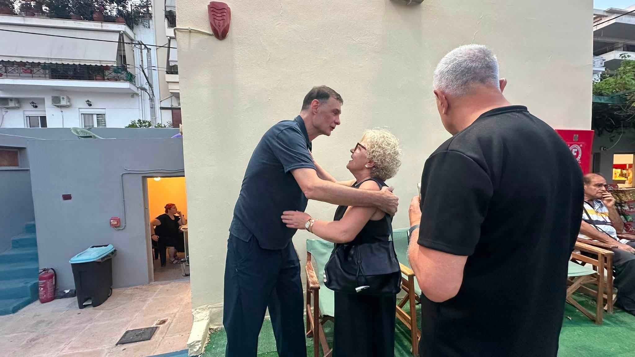 Συναντήθηκε με τη Μάγδα Φύσσα ο Μπαρτζώκας (pics)