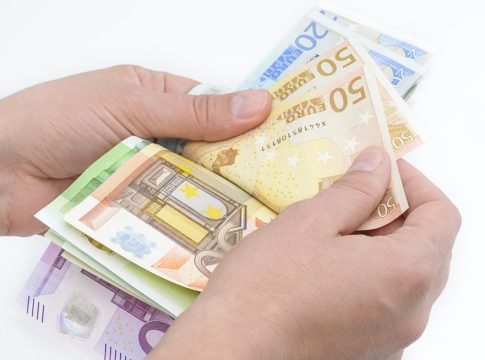 ΔΥΠΑ: Ποιοι μπορούν να λάβουν ειδικό επίδομα 1.250 ευρώ