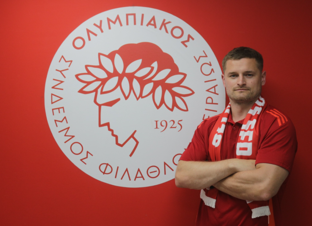Σμιτ: «Γνωρίζω τον Ολυμπιακό από το Champions League και την Euroleague, ομάδα με μεγάλη ιστορία»