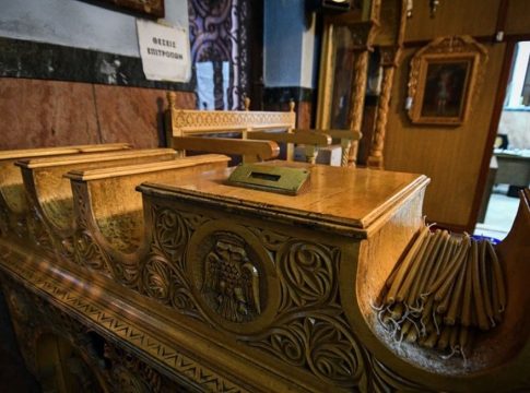 Ευκαρπία: Χειροπέδες σε 58χρονο που άφρισε παγκάρι σε παρεκκλήσι