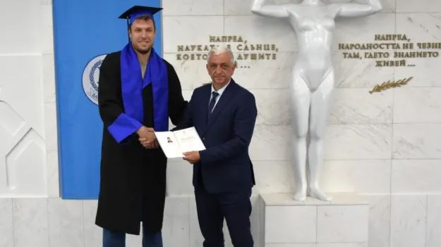Ο Βεζένκοφ πήρε μάστερ στην Αθλητική Ακαδημία της Βουλγαρίας πάνω στην προπονητική