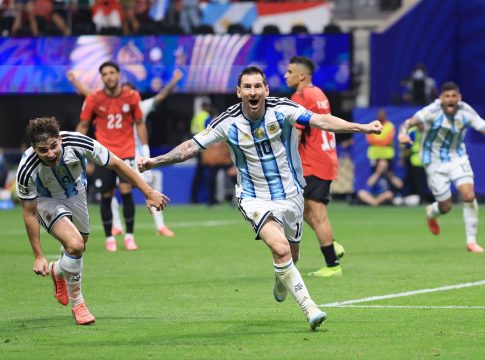 Ο ασταμάτητος Μέσι συνεχίζει να σπάει τα ρεκόρ (vids)