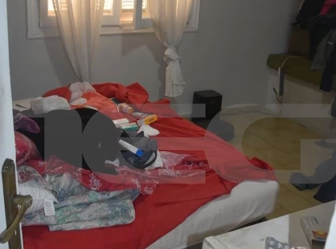 Αίγιο: Τα νέα στοιχεία και ο άλυτος γρίφος για το διπλό φονικό – Δεκάδες κουτιά με φάρμακα βρέθηκαν στο σπίτι