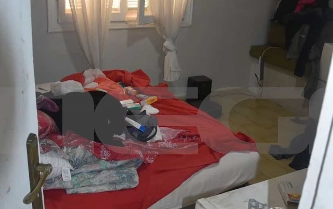 Αίγιο: Τα νέα στοιχεία και ο άλυτος γρίφος για το διπλό φονικό – Δεκάδες κουτιά με φάρμακα βρέθηκαν στο σπίτι