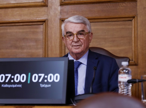 Έκθετη η ΝΔ στην Επιτροπή Θεσμών – Ο Μπούρας ζητούσε την κλήση του Ντίλιαν το 2022, αλλά τώρα λέει δεν επιτρέπεται