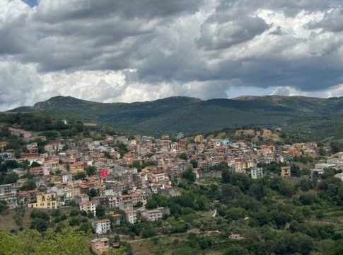 Το χωριό όπου οι κάτοικοι ζουν πάνω από 100 χρόνια – Αυτό είναι το μυστικό τους!