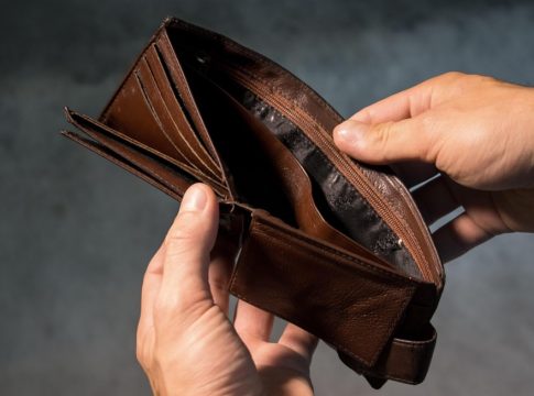 Πότε πληρώνονται συντάξεις και επιδόματα Αυγούστου