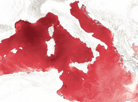 ESA: Η Μεσόγειος βάφτηκε… «κόκκινη» – Τα θαλάσσια κύματα «καύσωνα»