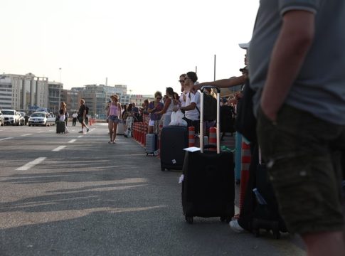 Καύσιμα: Κορυφώνεται η έξοδος των αδειούχων με την τιμή της βενζίνης να «καίει»