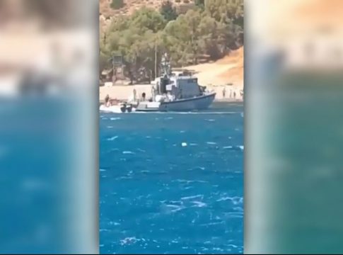 Επιχείρηση-θρίλερ στην Πρέβελη: Το Λιμενικό απομάκρυνε 51 άτομα μέσα από τους καπνούς και τα 8 μποφόρ (vid)