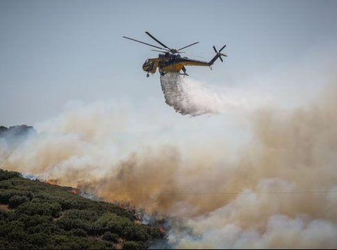 Νεκροί δύο πυροσβέστες στη φωτιά στο Ρέθυμνο: Στα πρώτα σπίτια οι φλόγες, εκκενώνονται οικισμοί – Πού μαίνονται πύρινα μέτωπα