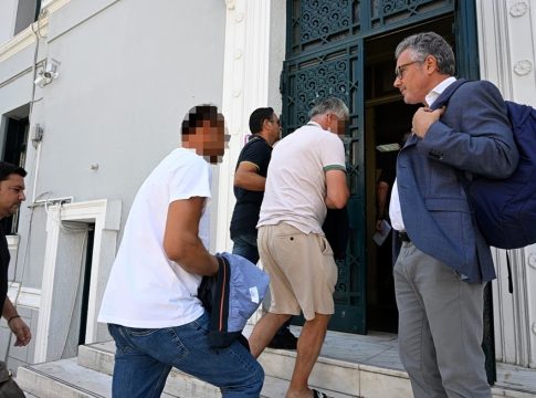 Κόρινθος: Νέο βίντεο ντοκουμέντο από το εσωτερικό του εργοστασίου – Πήραν προθεσμία οι συλληφθέντες
