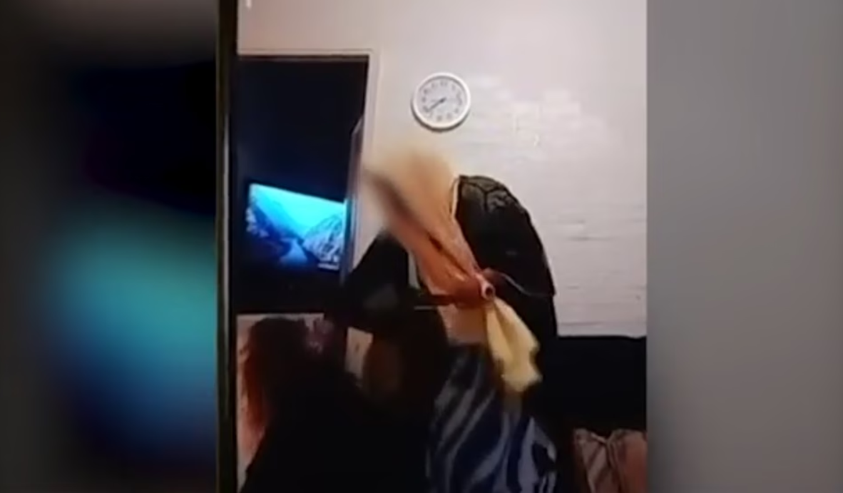 Ηράκλειο: Μαρτυρία σοκ για το σπίτι κολαστήριο – Εντοπίστηκαν 11 βίντεο κακοποίησης της 55χρονης
