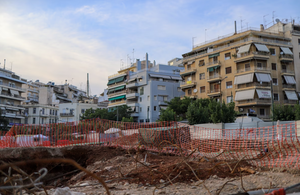Κραυγή αγωνίας από κατοίκους της Κυψέλης για τις ρωγμές – Κανένα πρόβλημα στατικής επάρκειας απαντά η Ελληνικό Μετρό