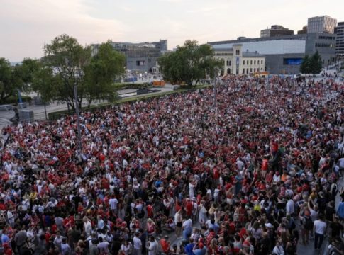 Υποδοχή… πρωταθλητών: Πάνω από 100.000 Νορβηγοί έκαναν… κουπί για την Εθνική στο Όσλο (vids)