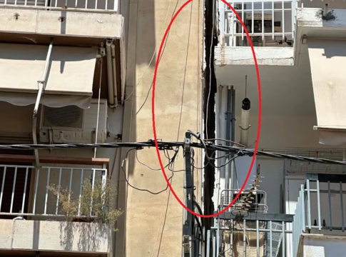 Πετράλωνα: Αυτά είναι τα sms των μηχανικών του υπό ανέγερση κτιρίου λίγες ώρες πριν την κατάρρευση της πολυκατοικίας