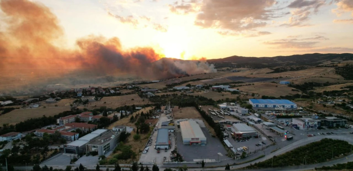 Φωτιά στο Ωραιόκαστρο Θεσσαλονίκης – Δίπλα στα σπίτια οι φλόγες – Εντολή εκκένωσης της Ανθούπολης