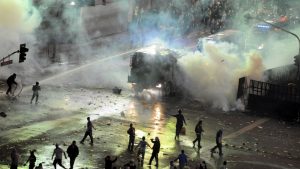 Χάος στο Μπουένος Άιρες: Ξέσπασαν επεισόδια μετά την ήττα από την Ισπανία (vids)