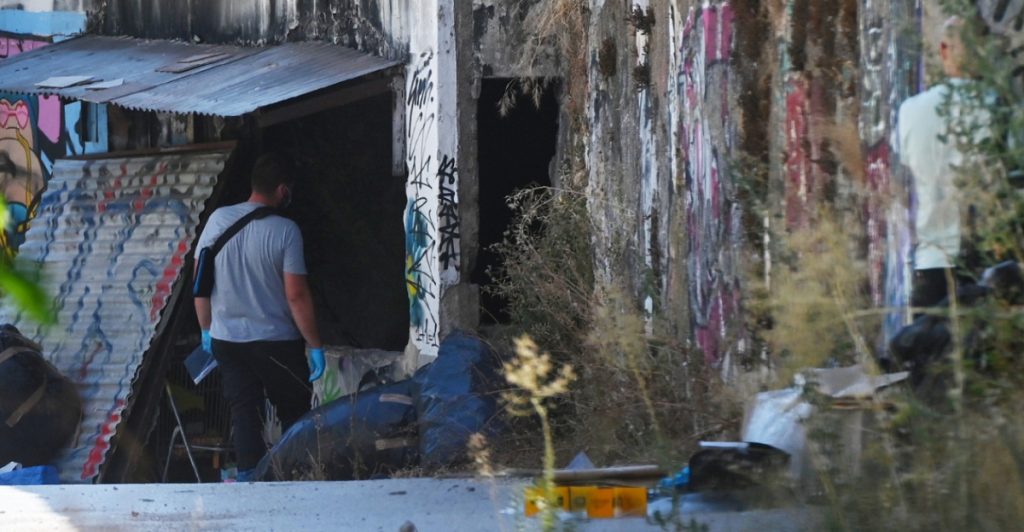 Κυψέλη: Ακαθόριστα τα αίτια θανάτου της γυναίκας που βρέθηκε νεκρή σε βαλίτσα – Τι έδειξε η νεκροψία-νεκροτομή