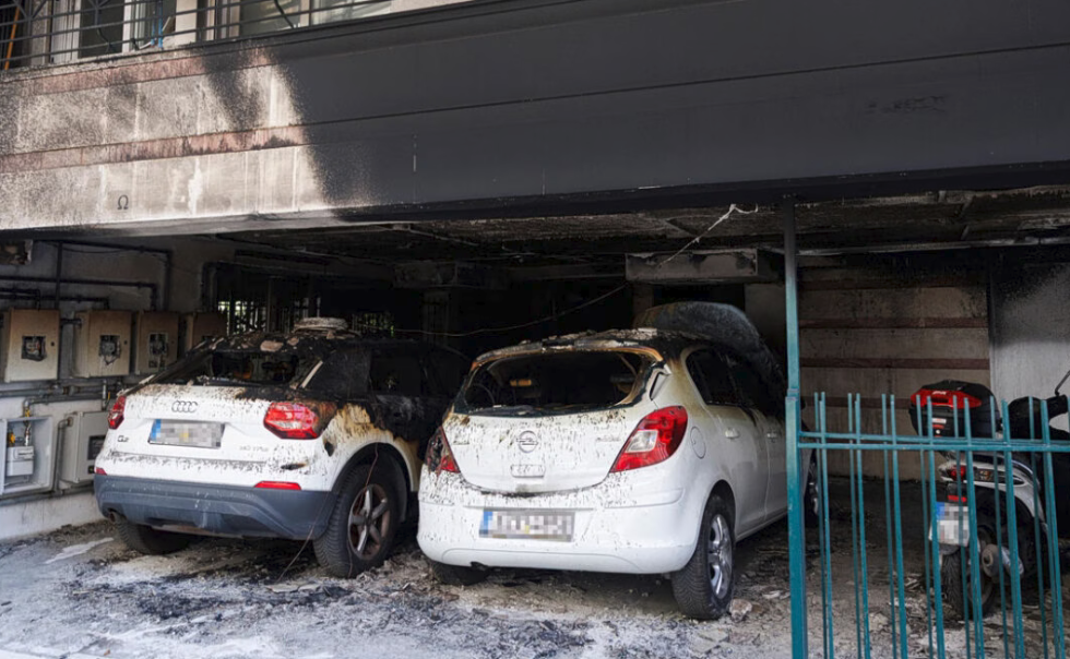 Θεσσαλονίκη: 30άρηδες οι δράστες των τριών εμπρηστικών επιθέσεων με γκαζάκια – Πού στρέφονται οι έρευνες των Αρχών
