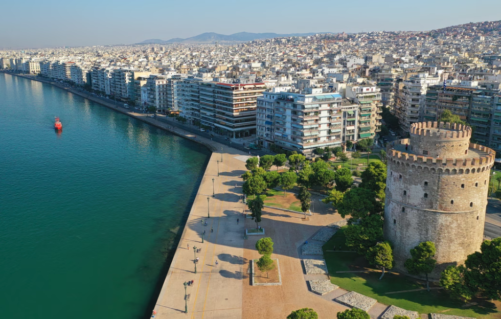 Επτάχρονη περιφερόταν μόνη της στους δρόμους της Θεσσαλονίκης – Συνελήφθη ο πατέρας της