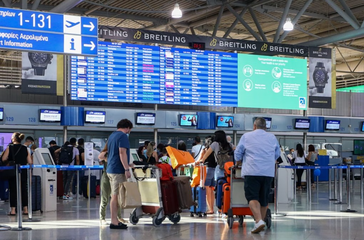 Πώς ο τουρισμός θρέφει την ακρίβεια – Οι ταξιδιωτικές υπηρεσίες ως δομικός παράγοντας του πληθωρισμού