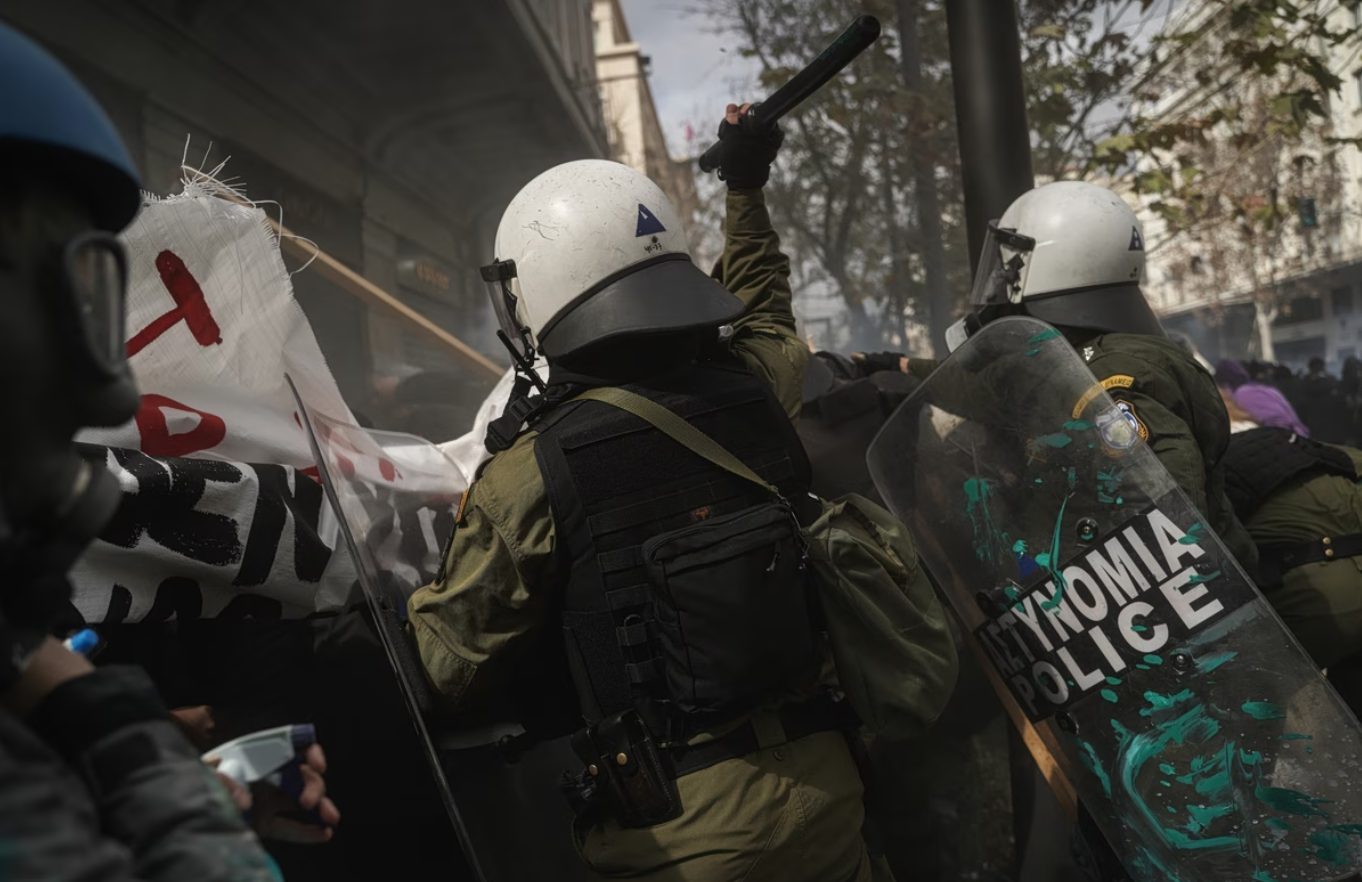Βία και αυθαιρεσία με προβληματικές πειθαρχικές έρευνες στα σώματα ασφαλείας – Νέα έκθεση του Συνηγόρου του Πολίτη