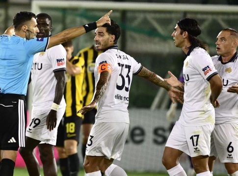 Οι κακές συνήθειες των διαιτητών της Super League