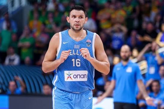 Ο λόγος που έμεινε εκτός του αγώνα απέναντι στην Πολωνία ο Παπανικολάου (vid)
