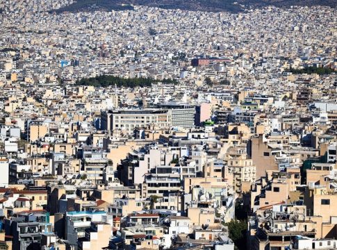 Ακίνητα: Οι φόροι που «παγώνουν», οι ανατροπές που έρχονται