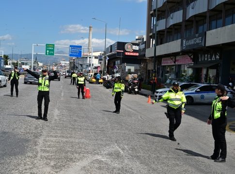 Πότε κινδυνεύει με πρόστιμο ο συνοδηγός; Τι προβλέπει ο νέος ΚΟΚ