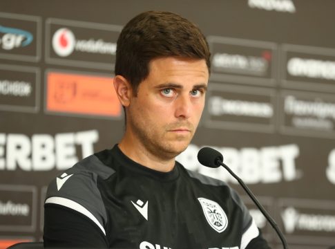 Λίσι: «Να μην πιστέψουμε ότι είμαστε τέλειοι επειδή κερδίζουμε» – Τι είπε για Ζίβκοβιτς και μεταγραφή Γιαννούλη