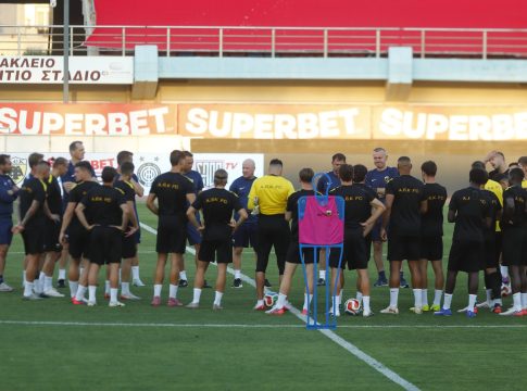 Η προπόνηση της ΑΕΚ στο Παγκρήτιο ενόψει Superbet Super Cup (pic)