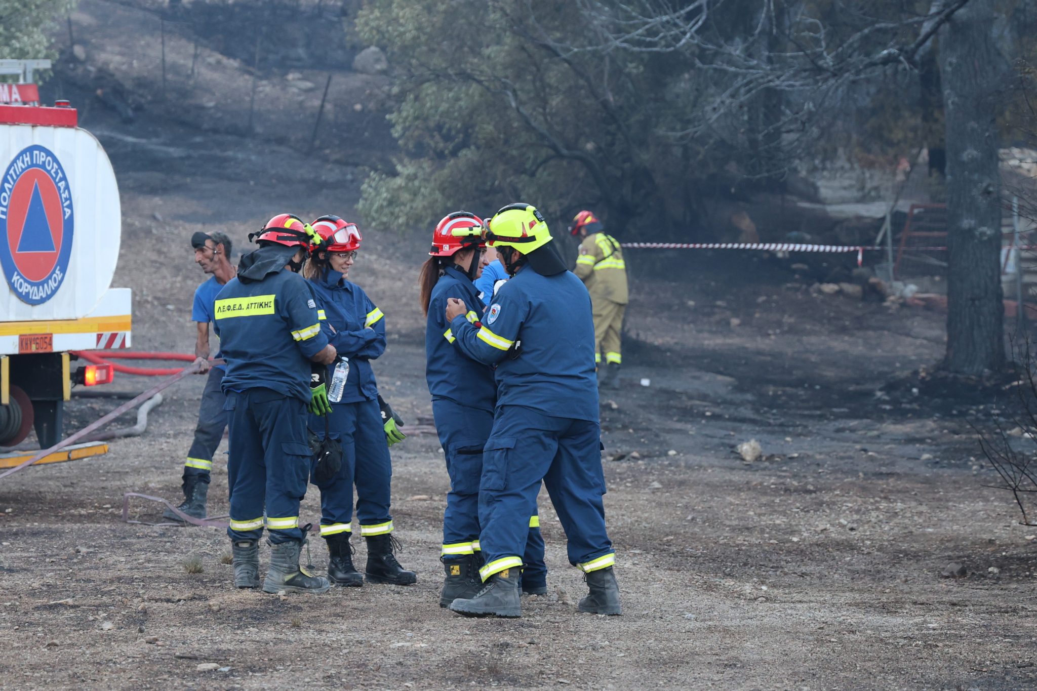 Σαλαμίνα: Αντικρουόμενες πληροφορίες για την έναρξη της πυρκαγιάς στα Περιστέρια