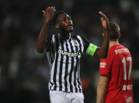 Κόρνερ ο Λουσέ, κεφαλιά του Μπάμπα και 1-1 ο ΠΑΟΚ (vid)