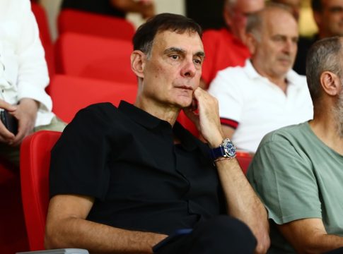 Ο Γιώργος Μπαρτζώκας στο «Καραϊσκάκης» για το ματς με τον Ατρόμητο