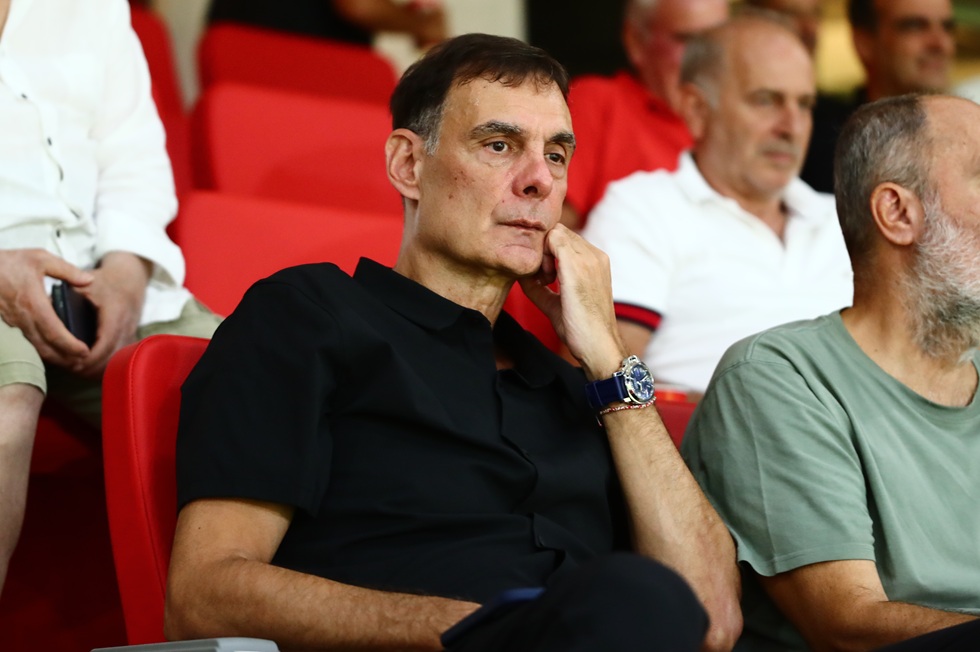 Ο Γιώργος Μπαρτζώκας στο «Καραϊσκάκης» για το ματς με τον Ατρόμητο (pic)