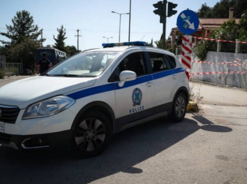 Συνελήφθη γνωστός τράπερ καθώς οδηγούσε με 182χλμ/ώρα