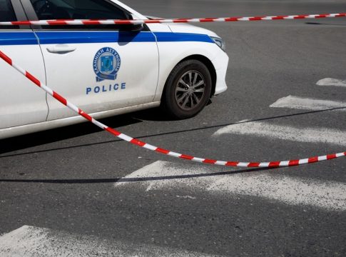 Σύλληψη αστυνομικού στη Μύκονο – Οδηγούσε επικίνδυνα και αρνήθηκε να σταματήσει σε έλεγχο συναδέλφων του