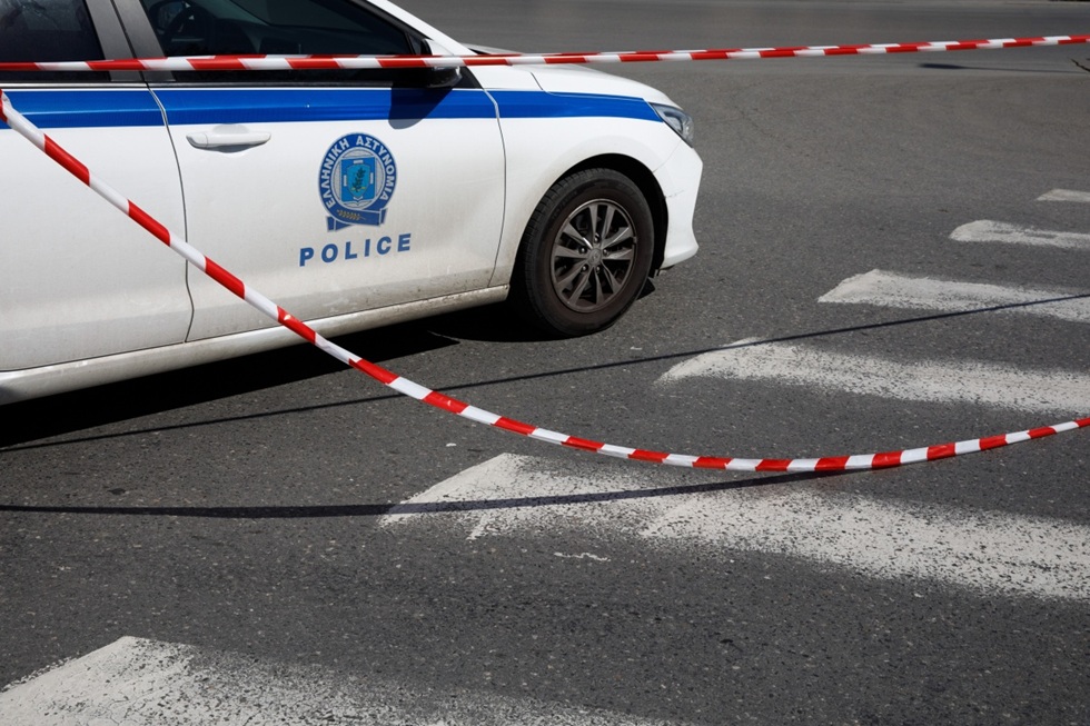 Σύλληψη αστυνομικού στη Μύκονο – Οδηγούσε επικίνδυνα και αρνήθηκε να σταματήσει σε έλεγχο συναδέλφων του