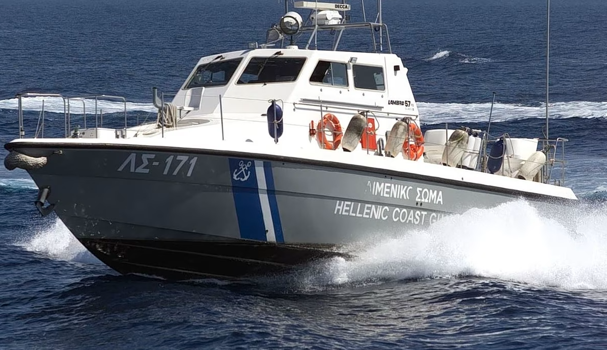 Χανιά: Φουσκωτή βάρκα με δύο εφήβους παρασύρθηκε στη θάλασσα