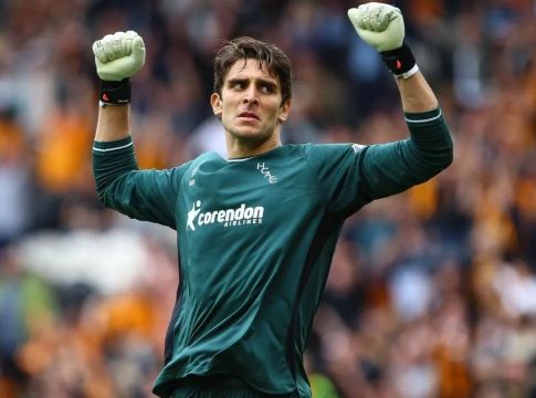 Τζολάκης: «Τι απίστευτο ξεκίνημα στην Premier League» (pics)