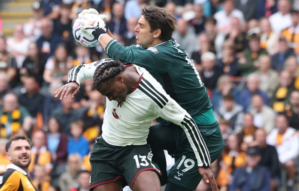 Χαλ – Μάντσεστερ Γιουνάιτεντ 2-0: Ο Τζολάκης ύψωσε τείχος και οι «τίγρεις» έκαναν την πρώτη έκπληξη της σεζόν