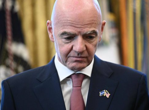 Απέσυρε τη στήριξή της προς τον Ινφαντίνο και η ομοσπονδία της Νέας Ζηλανδίας
