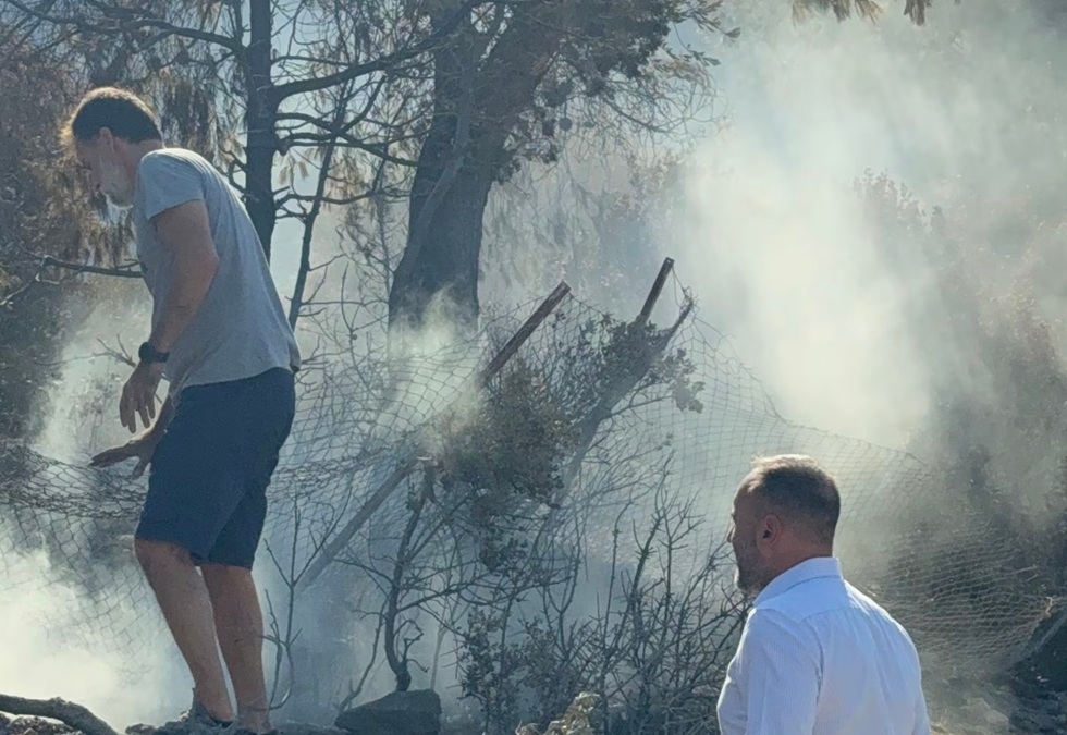 Οι συναντήσεις στις πυρόπληκτες περιοχές του κλιμακίου της ΕΛΑΣ – Περίπου 40 καμένα σπίτια στο Πόρτο Γερμενό