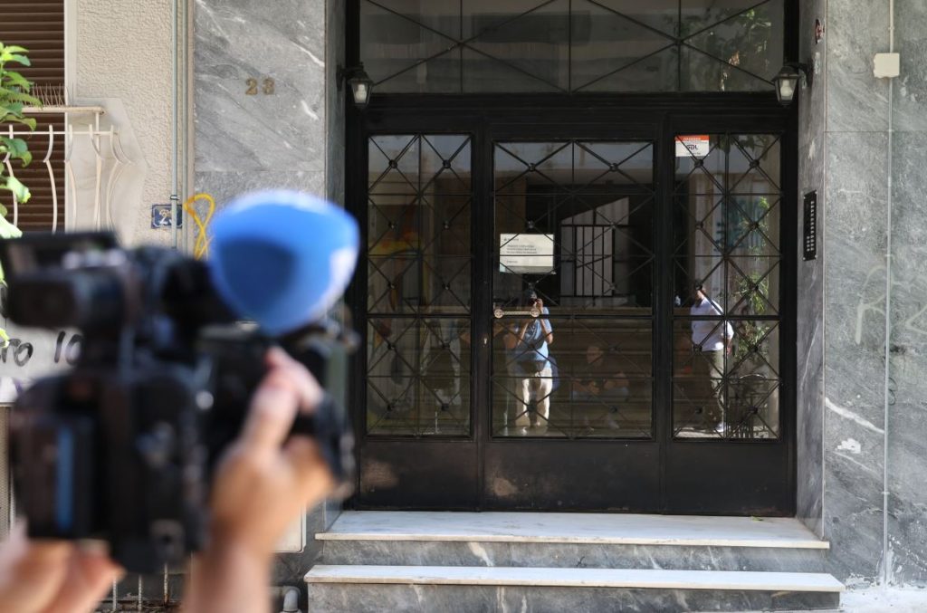 Φρίκη στην Κυψέλη: Εγκληματική ενέργεια ο θάνατος του βρέφους – Το μαχαίρωσαν πάνω από 10 φορές