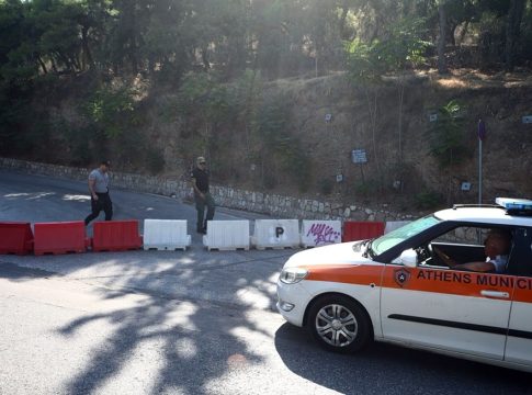 Κίνδυνος φωτιάς στην Αττική: Περιπολίες drones με θερμικές κάμερες – Έκλεισαν Λυκαβηττός και λόφοι της Αθήνας